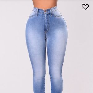 BNWOT Fashion Nova Classic High Waisted Jean